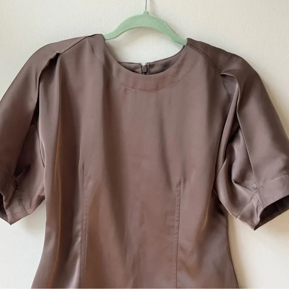 NWT Banana Republic Size 8 Women’s Double Seam Cognac Brown Satin Top Blouse - Picture 4 of 16
